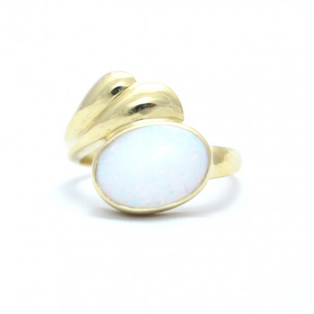 Opal 18ct yellow gold