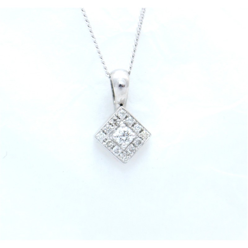 diamond cluster pendant 18ct white gold