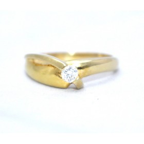 Diamond set gold ring