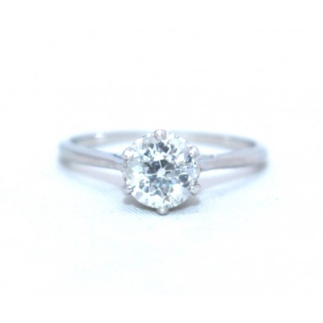 Solitaire diamond ring