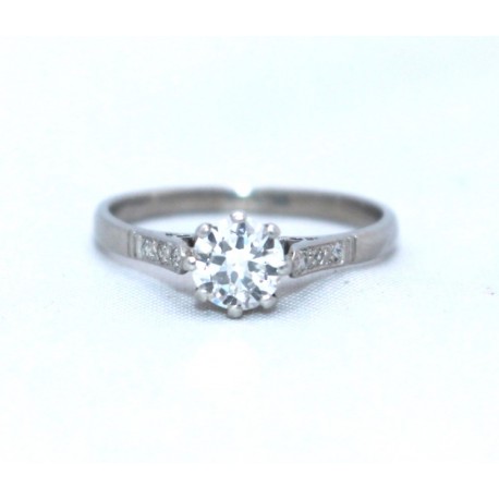 Solitaire diamond ring