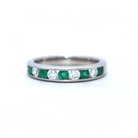 Emerald and diamond ring