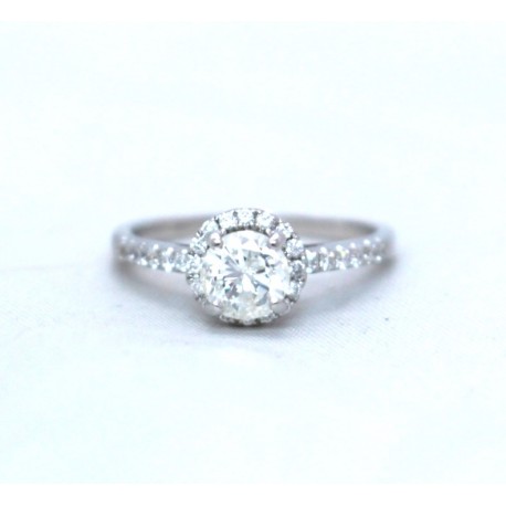 Diamond ring with halo