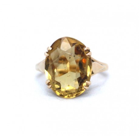 Citrine ring set in 18ct yellow gold