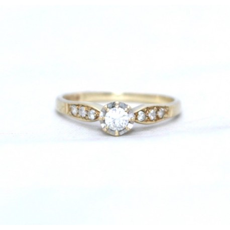 Diamond solitaire ring