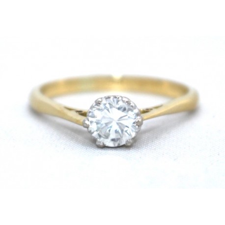 Solitaire diamond ring