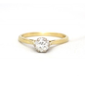 Diamond solitaire ring