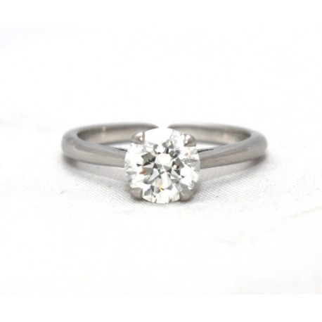 Solitaire diamond ring